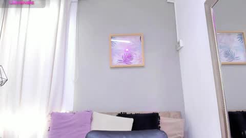    640  200   online show from April 14, 7:09 pm