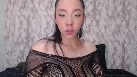 Snapshot of _sofiaparker_ chatting on February 6, 7:13 am Sofia Parker online show from February 6, 7:13 am