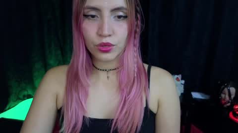 Snapshot of _sofiapink chatting on February 8, 2:47 am Sofia online show from February 8, 2:47 am