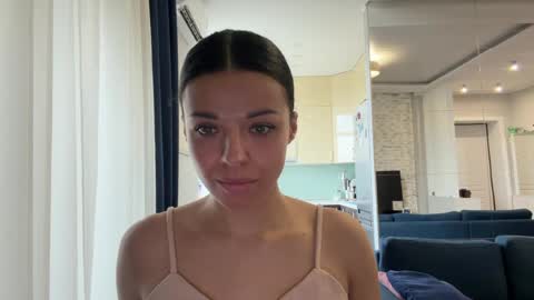 Snapshot of _sofistar chatting on April 6, 7:09 am Sophie online show from April 6, 7:09 am