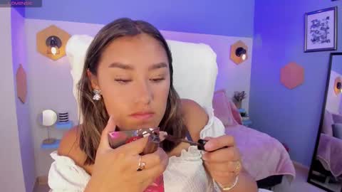 Sophie  online show from February 6, 3:37 pm