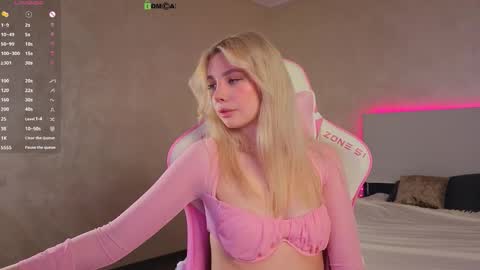 Sophie online show from October 2, 6:26 pm