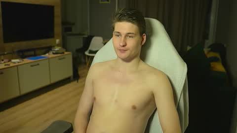 OLIVERpvt is open online show from December 1, 12:21 pm