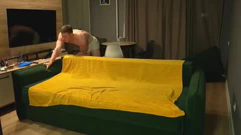 OLIVERpvt is open online show from December 22, 3:03 am