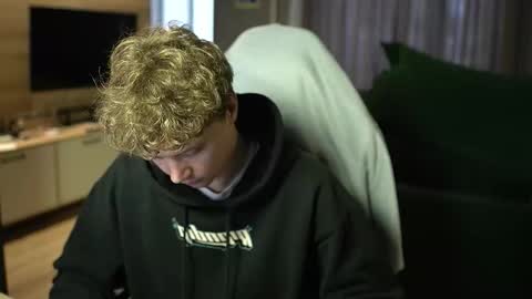 OLIVERpvt is open online show from February 6, 12:08 pm