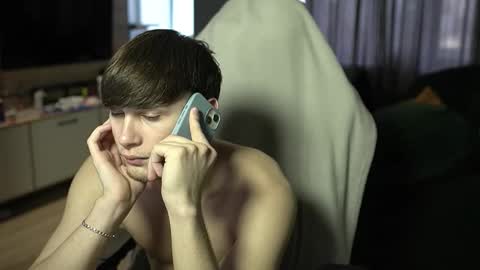 OLIVERpvt is open online show from March 24, 4:28 am