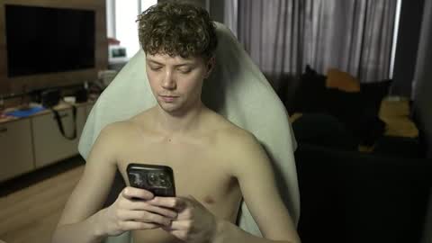 OLIVERpvt is open online show from April 8, 1:11 pm