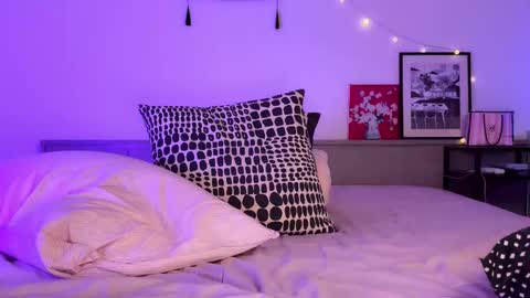 Ann online show from December 14, 10:03 pm