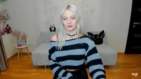 Marie online show from February 17, 4:04 pm