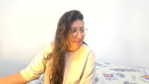 Snapshot of _sweet_melodyy chatting on May 25, 3:51 pm _sweet_melodyy online show from May 25, 3:51 pm