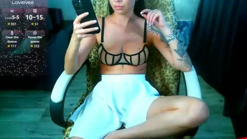 Snapshot of _sweet_ruby_ chatting on June 18, 9:14 am Milana welcome to my world online show from June 18, 9:14 am