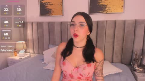 Snapshot of _tahiya_ chatting on January 2, 6:34 pm Tahiya online show from January 2, 6:34 pm