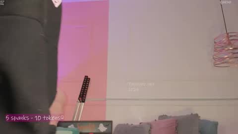 _tammarra_ online show from October 10, 2:05 pm