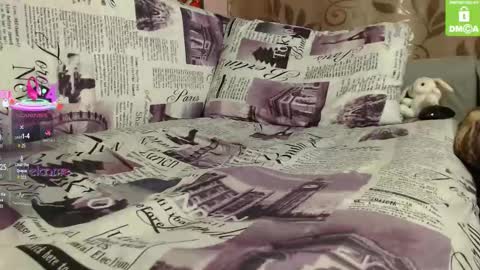 Mia online show from March 9, 2:21 pm