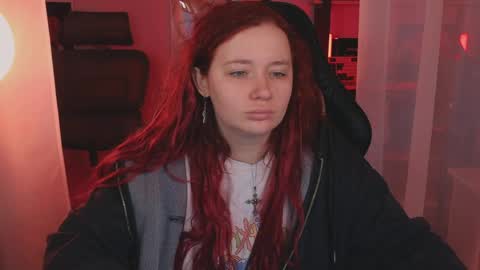 Snapshot of _that_witch_ chatting on April 26, 5:27 am MIRA online show from April 26, 5:27 am
