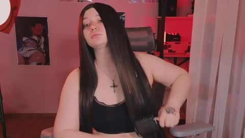 Snapshot of _that_witch_ chatting on May 2, 7:02 am MIRA online show from May 2, 7:02 am