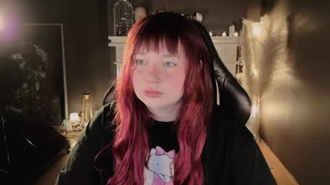 Snapshot of _that_witch_ chatting on May 5, 5:15 am MIRA online show from May 5, 5:15 am