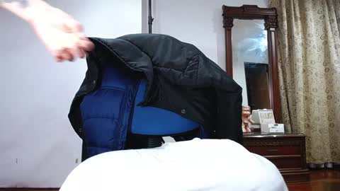 _the_dark_side_of_the_moon_ online show from December 13, 3:27 am