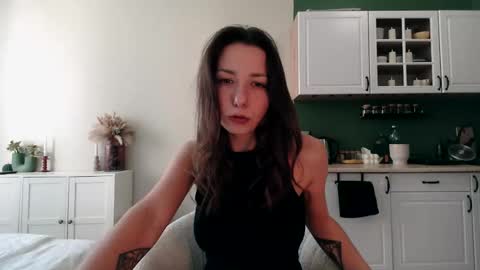 Mia online show from March 12, 2:45 pm