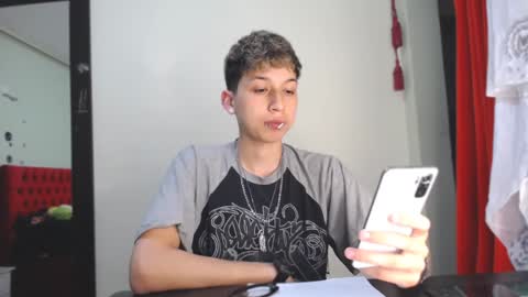 Thomas online show from December 16, 8:26 pm