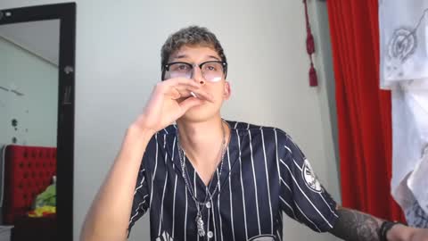 Thomas online show from December 17, 10:22 pm