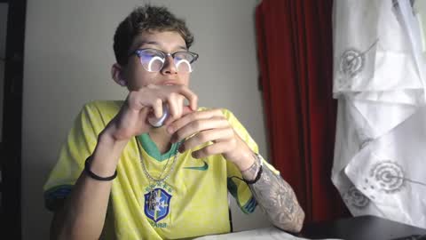 Thomas online show from December 22, 9:09 pm