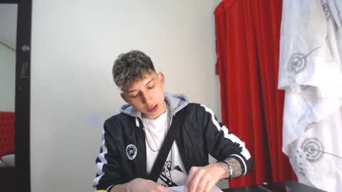 Thomas online show from January 1, 9:31 pm