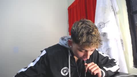 Thomas online show from January 12, 9:51 pm