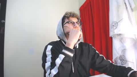 Thomas online show from January 19, 8:51 pm