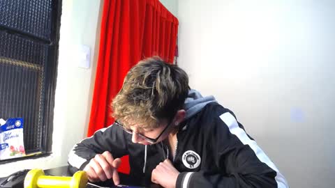 Thomas online show from February 2, 1:02 am