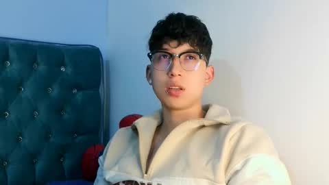 Thomas online show from February 25, 2:21 am