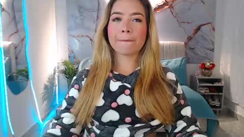 _tiffany1 online show from September 14, 6:40 pm