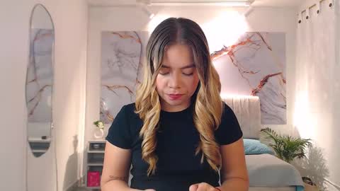 _tiffany1 online show from October 26, 6:25 pm