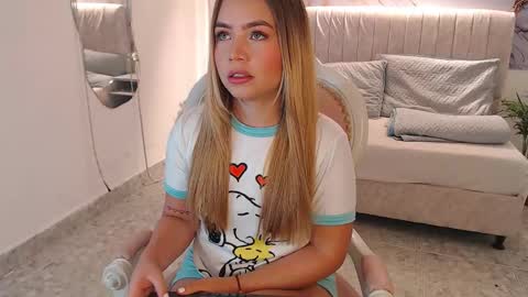 _tiffany1 online show from November 4, 10:09 pm