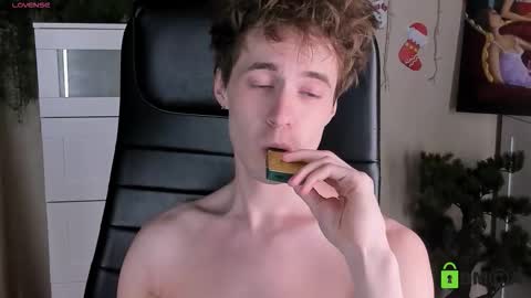 Snapshot of _tokyo_ghoul chatting on January 17, 3:28 pm _tokyo_ghoul online show from January 17, 3:28 pm