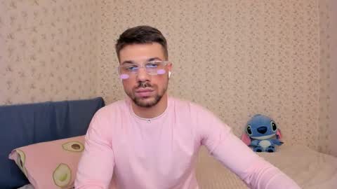 Snapshot of _tonywolf chatting on December 20, 7:32 pm Tony Wolf online show from December 20, 7:32 pm