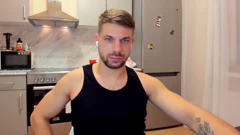 Snapshot of _tonywolf chatting on February 11, 5:51 pm Tony Wolf online show from February 11, 5:51 pm