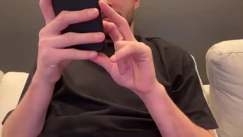 Snapshot of _ur_happy_meal chatting on December 27, 4:32 pm DJ online show from December 27, 4:32 pm