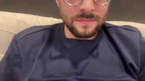 Snapshot of _ur_happy_meal chatting on January 16, 3:23 am DJ online show from January 16, 3:23 am