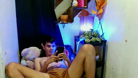 Snapshot of _urbabypam chatting on January 5, 1:15 pm Urjerick online show from January 5, 1:15 pm