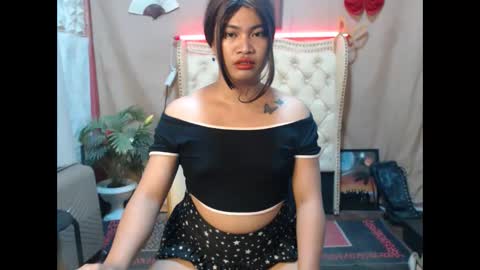 _urmorena_ online show from October 6, 11:07 am