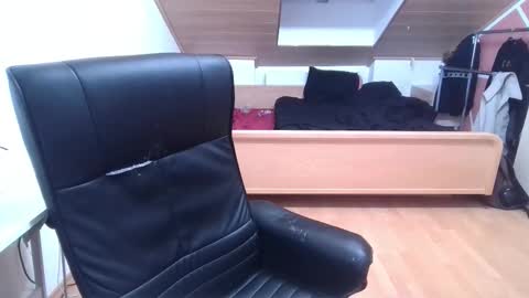 Snapshot of _v_l_a_d_ chatting on November 1, 5:31 am Vlad online show from November 1, 5:31 am