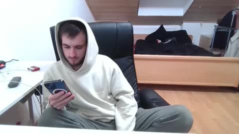 Snapshot of _v_l_a_d_ chatting on November 12, 6:19 pm Vlad online show from November 12, 6:19 pm