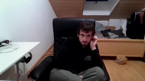 Snapshot of _v_l_a_d_ chatting on December 3, 9:46 pm Vlad online show from December 3, 9:46 pm