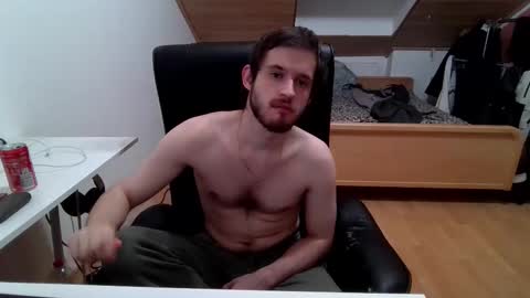 Snapshot of _v_l_a_d_ chatting on December 18, 9:54 pm Vlad online show from December 18, 9:54 pm