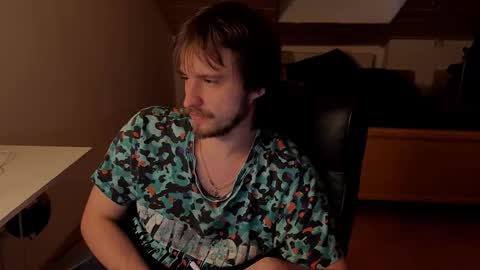 Snapshot of _v_l_a_d_ chatting on February 26, 3:44 pm Vlad online show from February 26, 3:44 pm