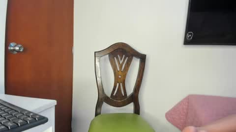 Snapshot of _valentina_69 chatting on July 1, 11:04 pm _valentina_69 online show from July 1, 11:04 pm