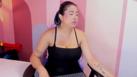 _valeryboobs_ online show from April 15, 12:23 pm