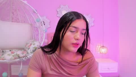 Snapshot of _valerycooper chatting on April 2, 1:53 pm _valerycooper online show from April 2, 1:53 pm