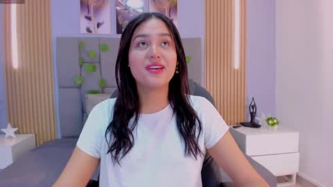 Snapshot of _valerycooper chatting on April 12, 12:32 pm _valerycooper online show from April 12, 12:32 pm